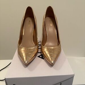 Rose Gold Alligator Aldo Stilettos 3.75 in